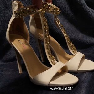 White Heel with Gold Chain